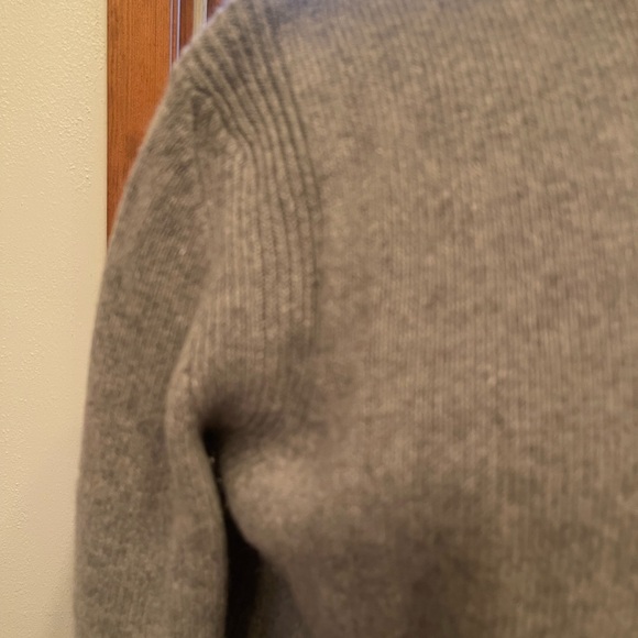 Hathaway Platinum Cashmere Sweater - Picture 5 of 6